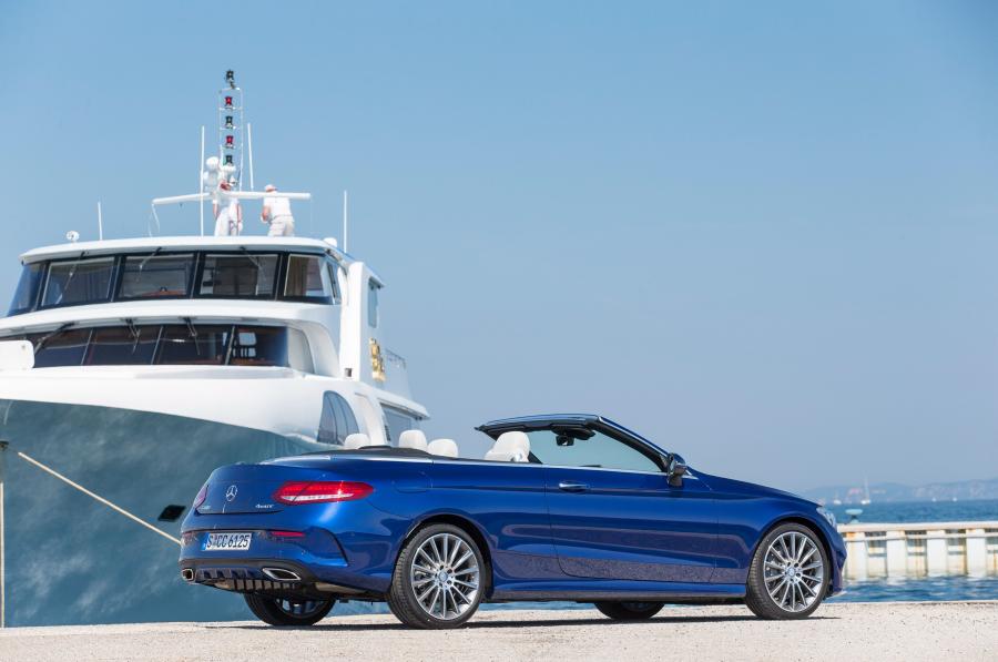  Mercedes-Benz C400 4Matic Cabriolet AMG Line 2016 года  (фото 24 из 30)